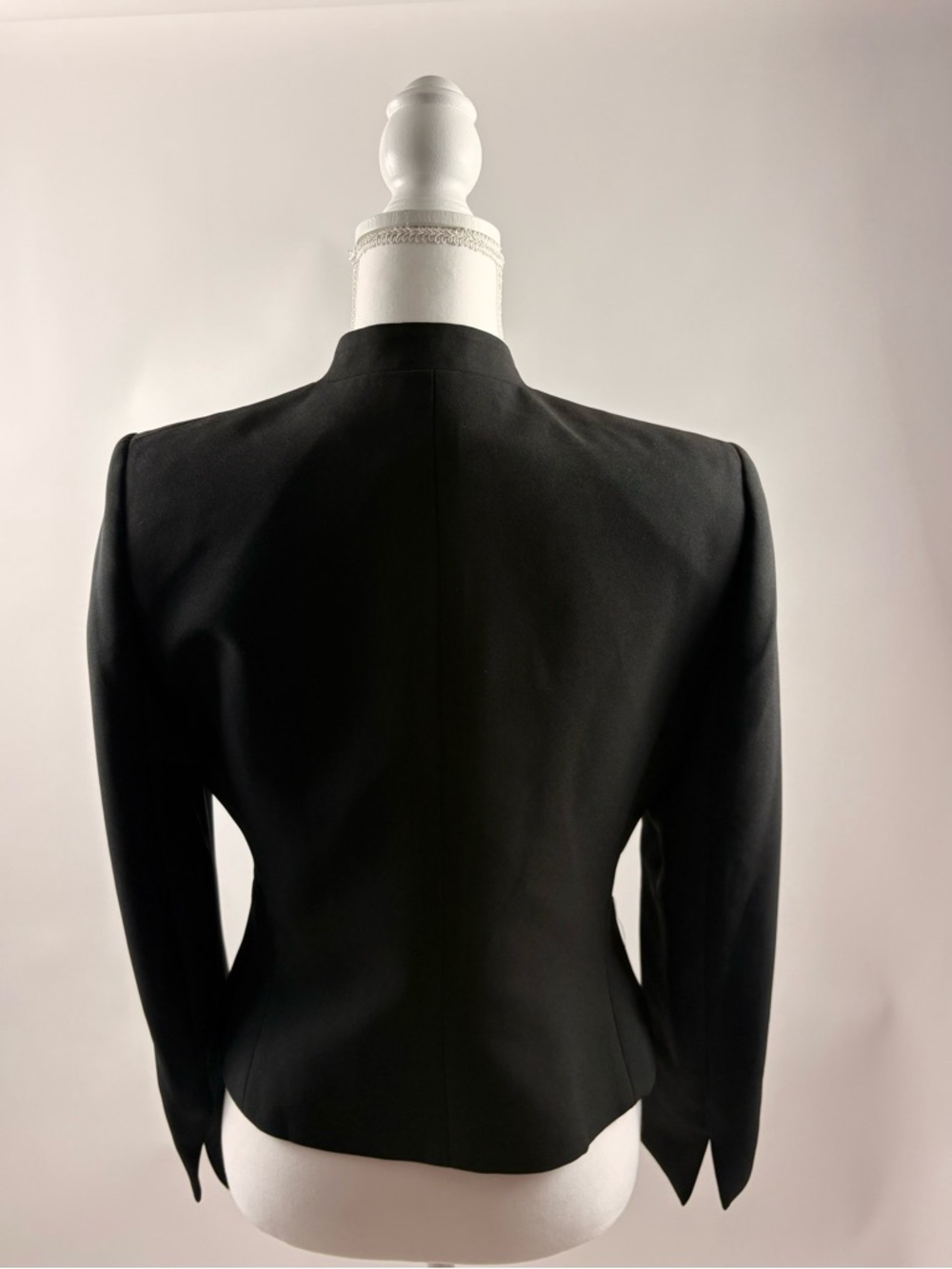 Kasper Black Embroidered Mandarin Collar Blazer Size 6 Jacket - Picture 3 of 5